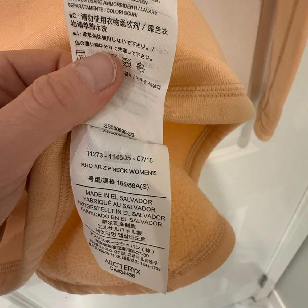 Arc’teryx Rho AR Zip Neck - Women’s Small - Colour Peach - Picture 4 of 6